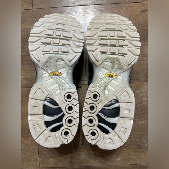 Women’s Nike Air Max Plus - Picture 6 of 8